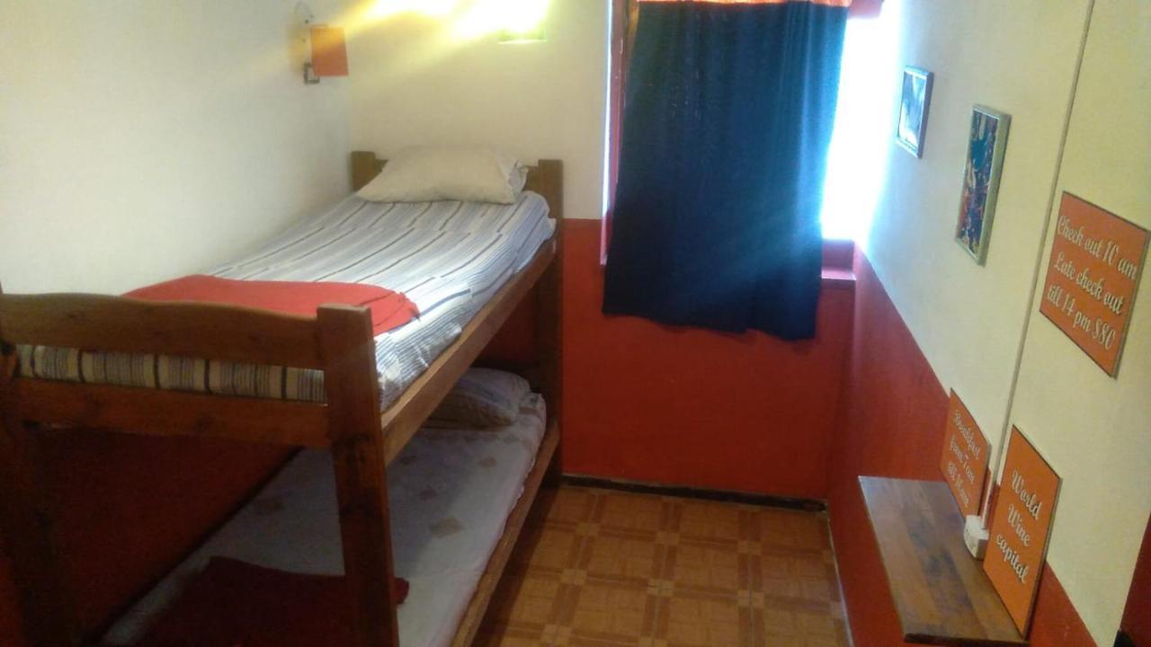 Campo Base Youth Hostel Mendoza Eksteriør billede