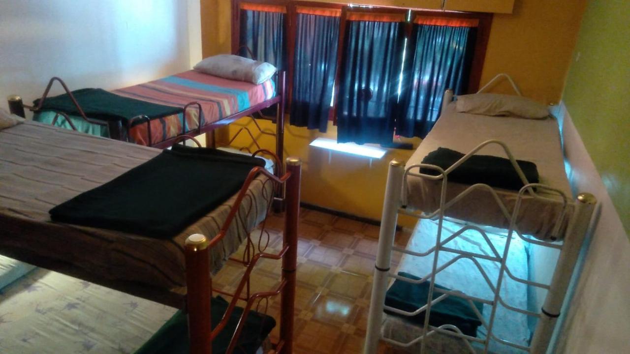 Campo Base Youth Hostel Mendoza Eksteriør billede
